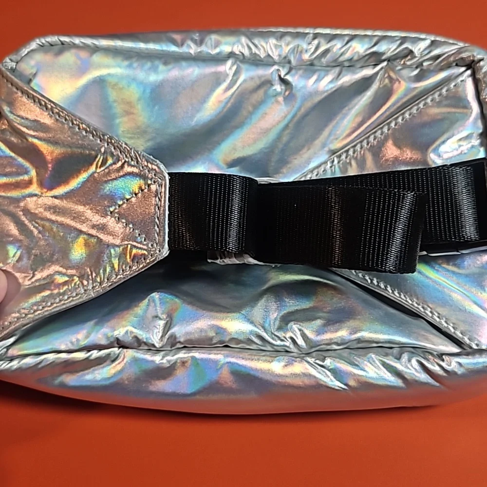 DSG Girls’ Essential Waist Pack: SILVER: NEW WITH TAGS: ONE SIZE